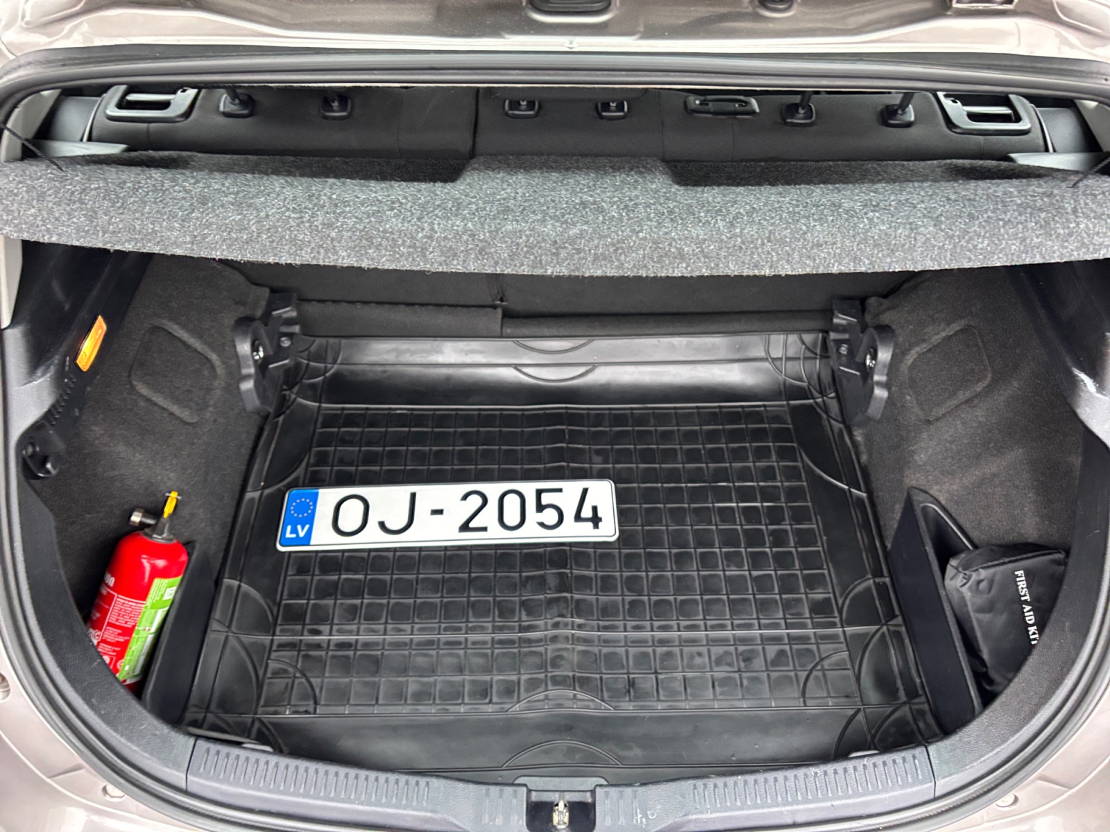 SB1ME3JE70E010045_18_feature-3