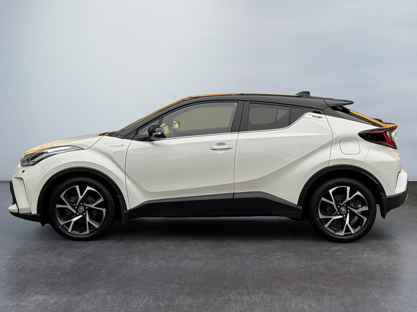 VJFNKCKKVNMCVNMVC_01_side-left