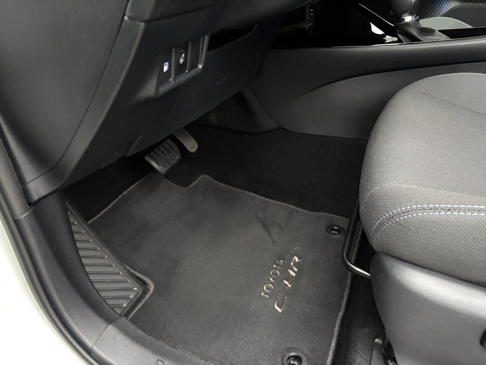 VJFNKCKKVNMCVNMVC_27_feature-12