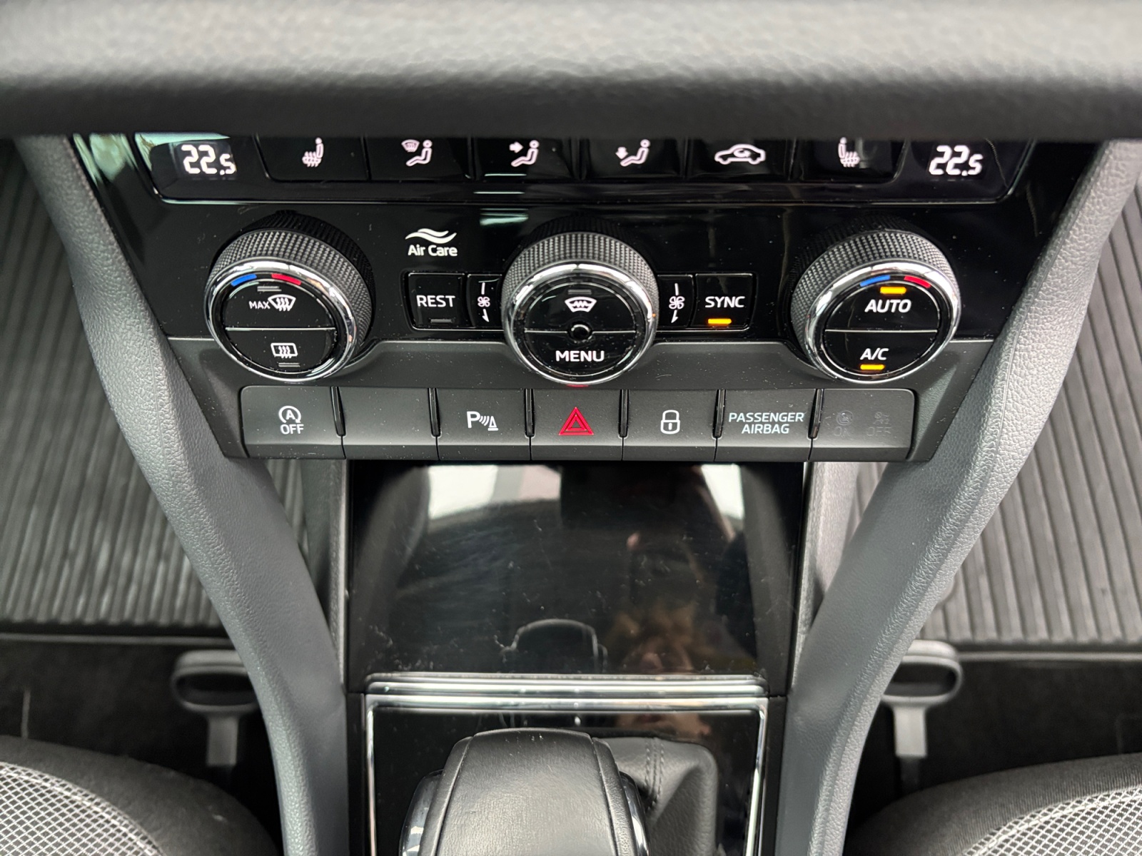 FD6FD6D00024KB0S5_16_feature-1