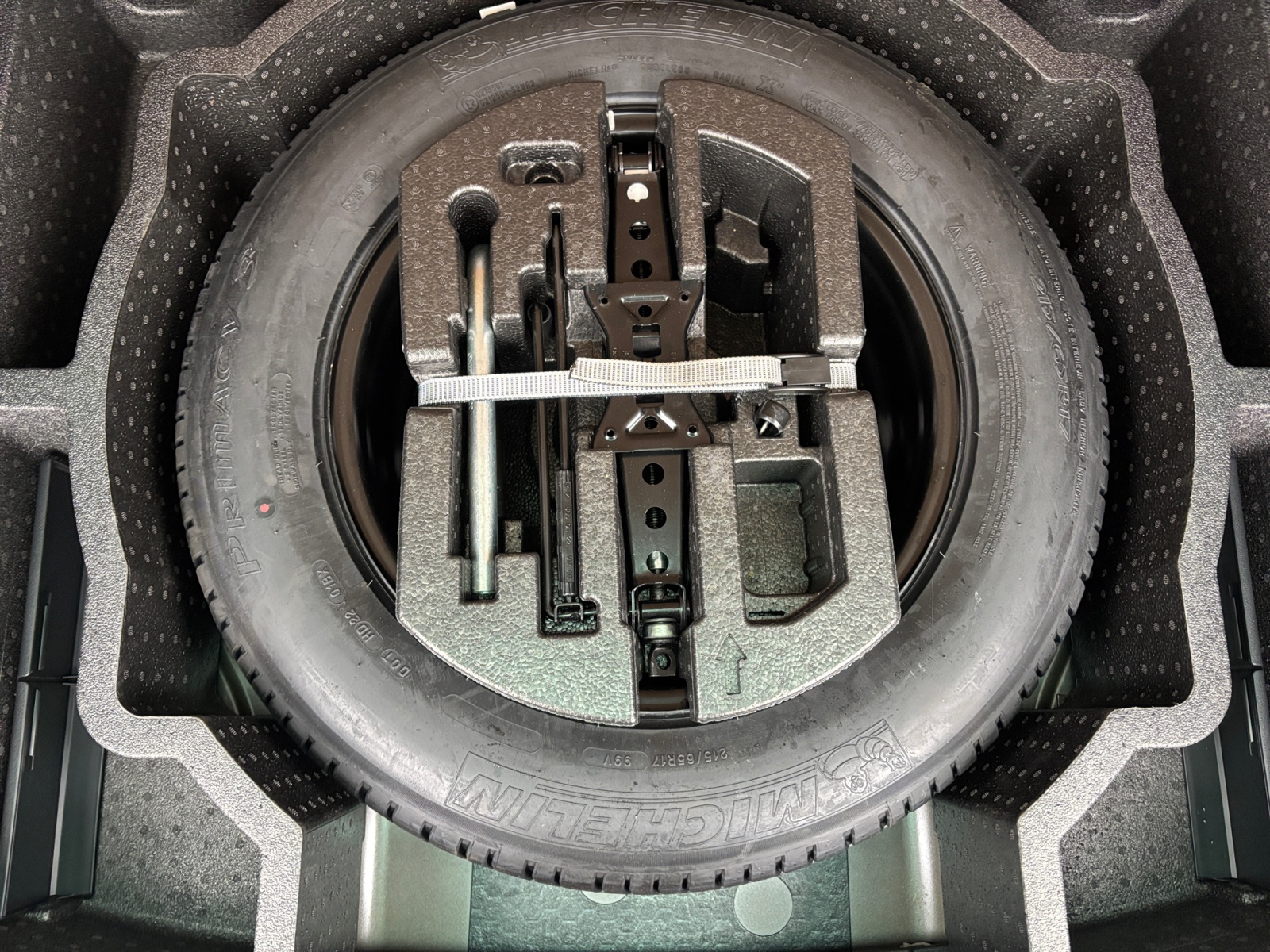 FD6FD6D00024KB0S5_22_feature-7-1