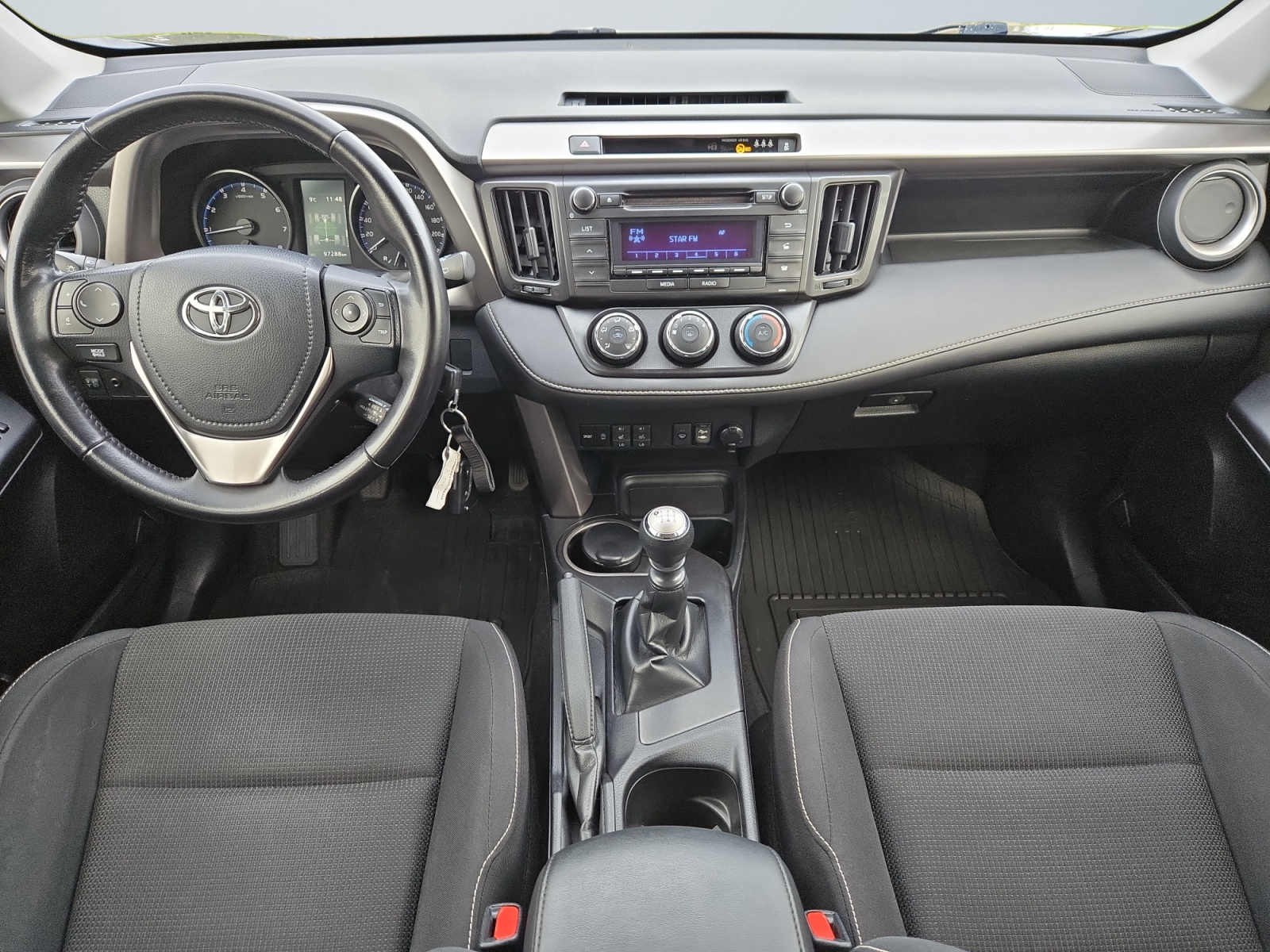 HAKDBDKDVBCCKLKBV_09_front-panel-passenger