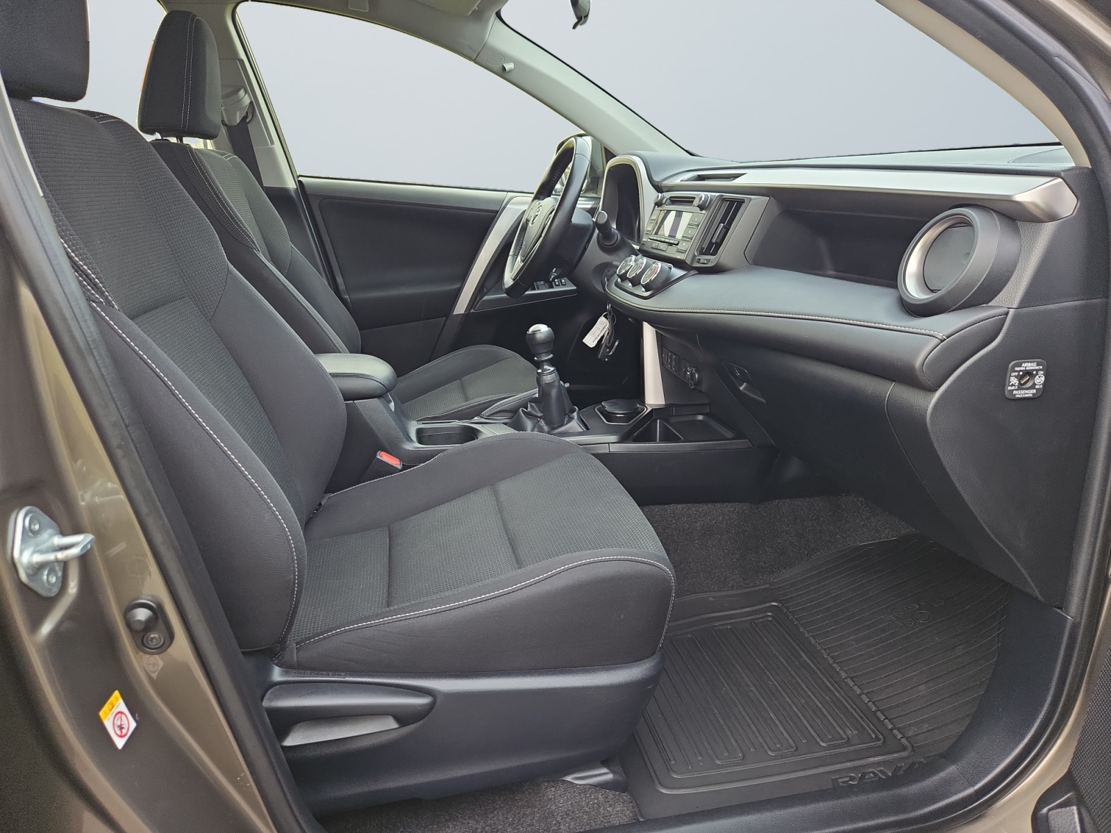 HAKDBDKDVBCCKLKBV_14_enter-codriver-driver