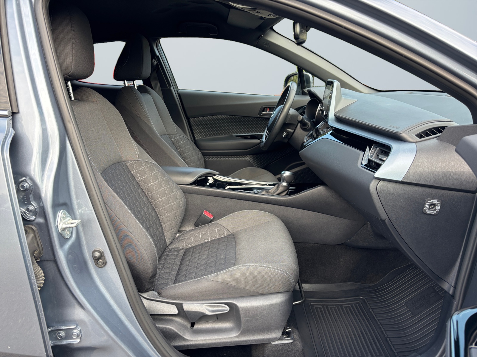 HALVDDKJVVHHVGGHN_14_enter-codriver-driver