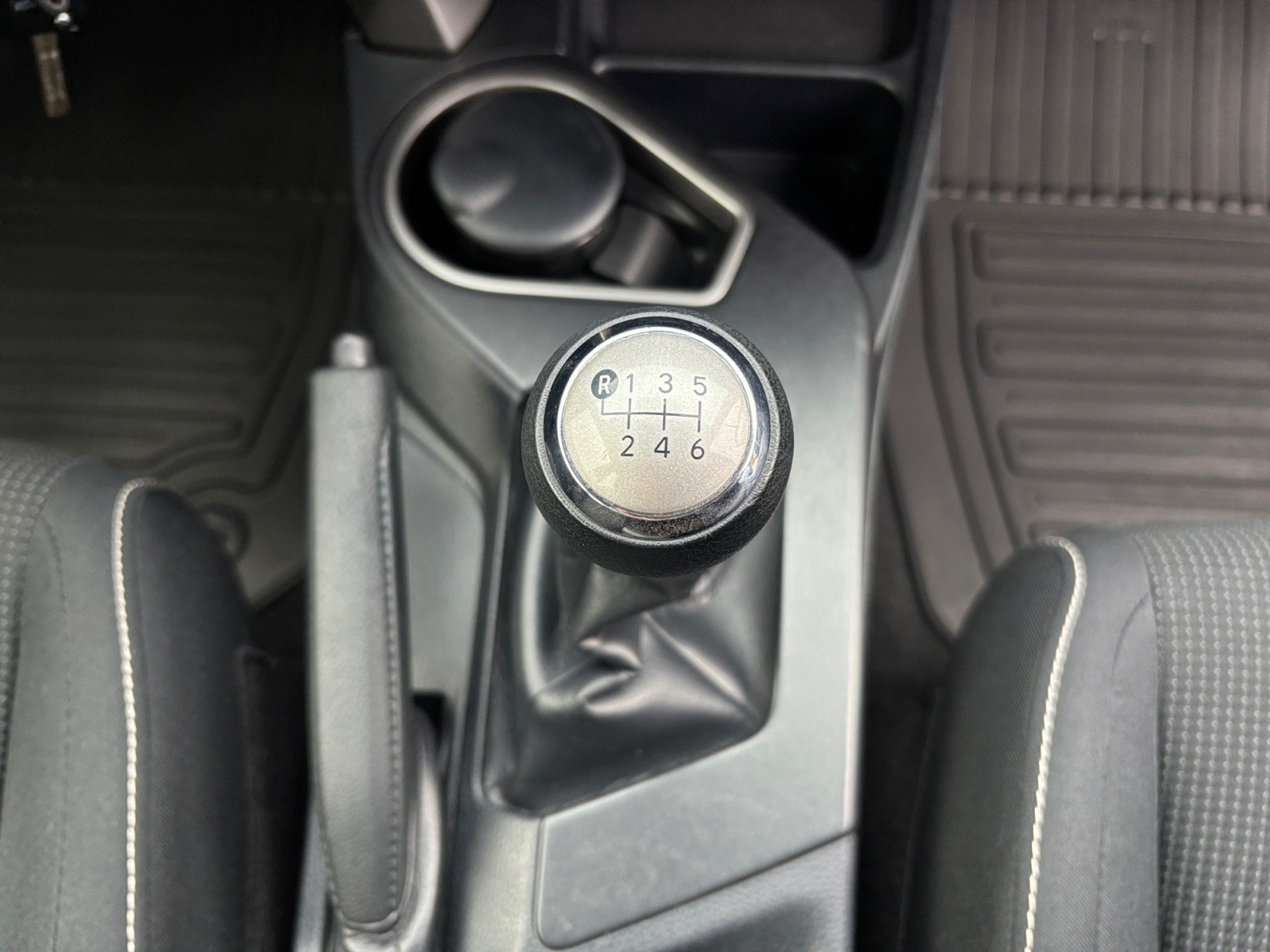 JTMBEREV20D109359_15_feature