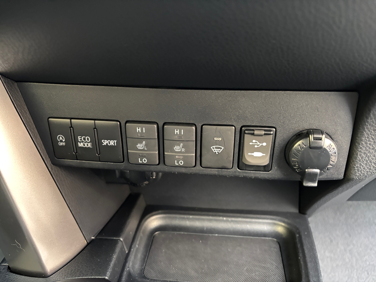 JTMREREVS0D1T1752_15_feature