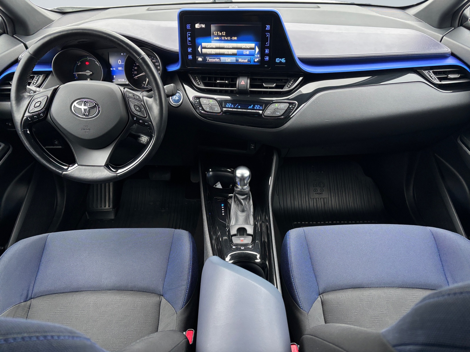 NMTKZ3BX90R007387_09_front-panel-passenger