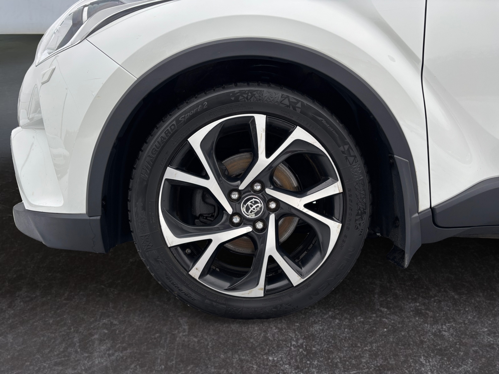 NMTKZ3BX90R007387_13_rim-front-left