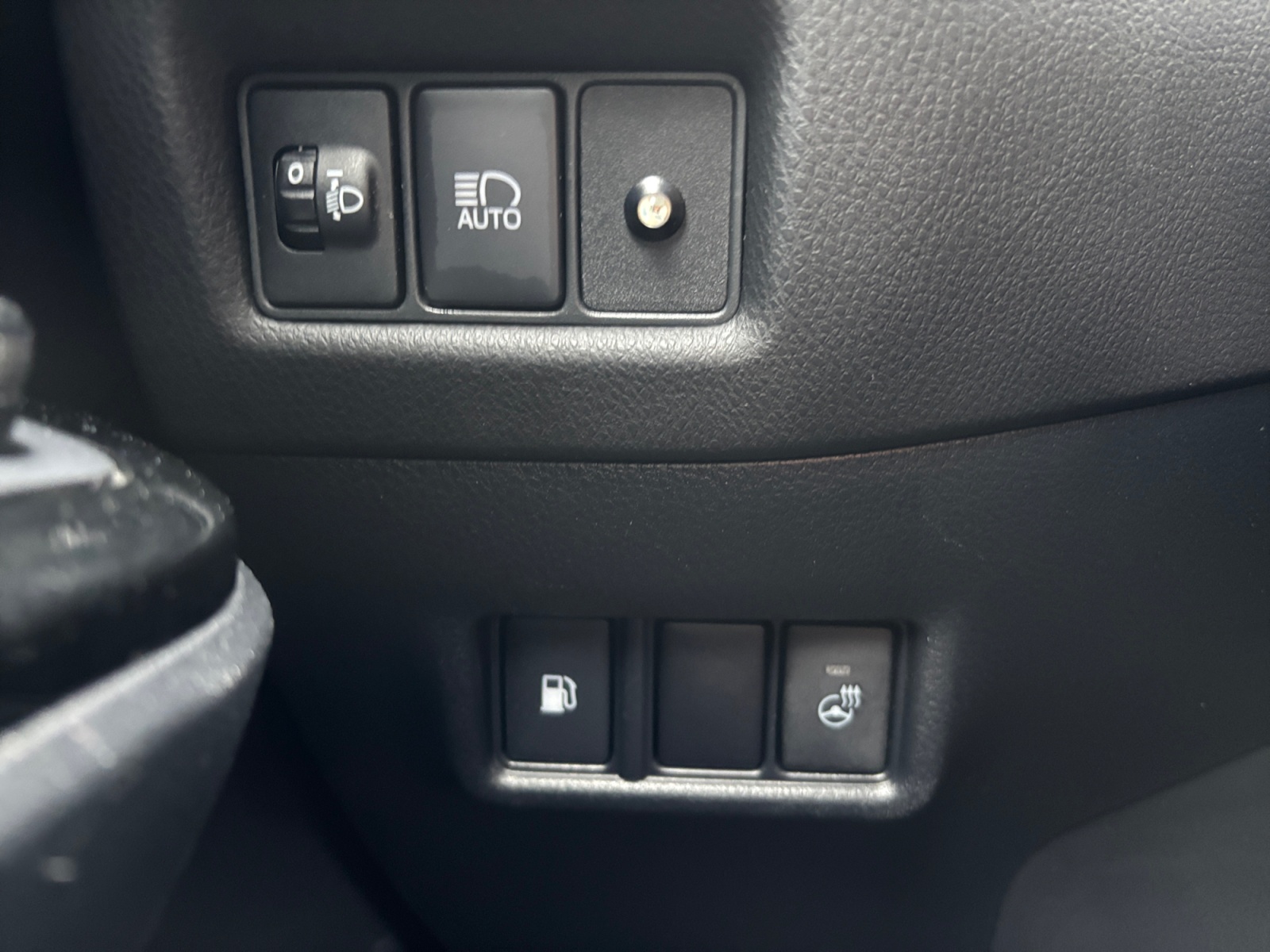 NMTKZ3BX90R007387_16_feature-1