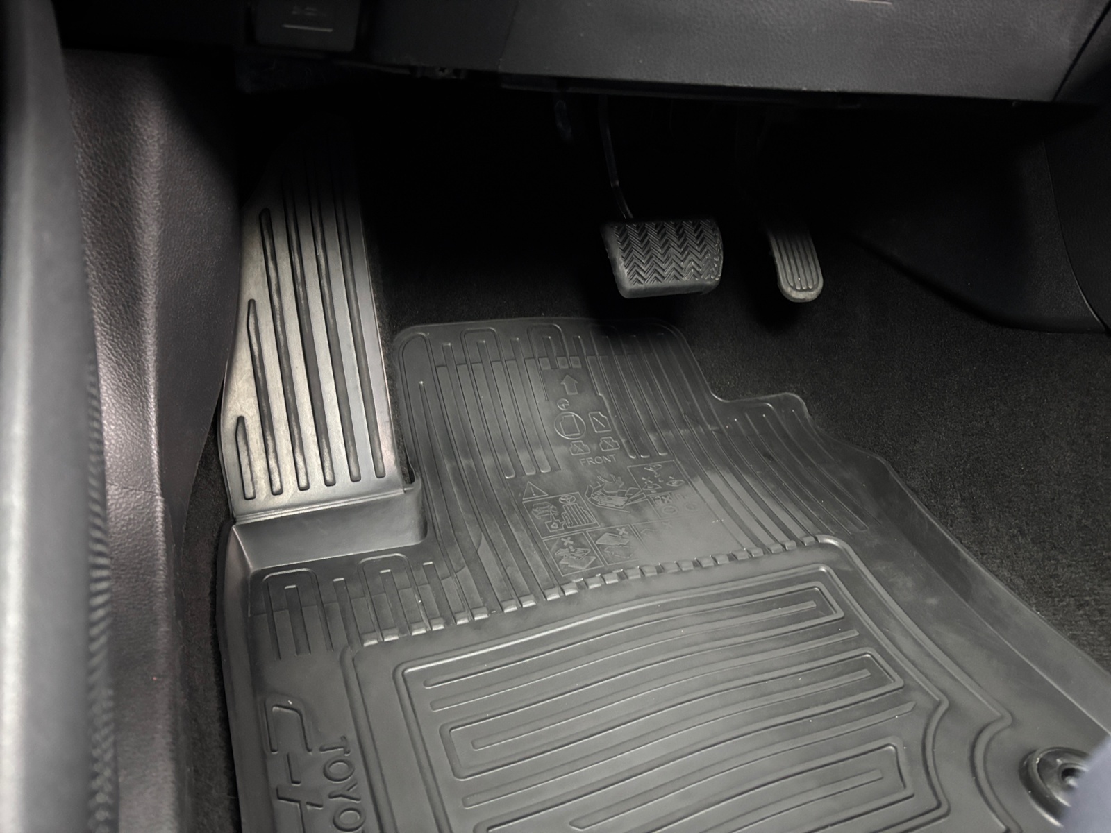 NMTKZ3BX90R007387_17_feature-2