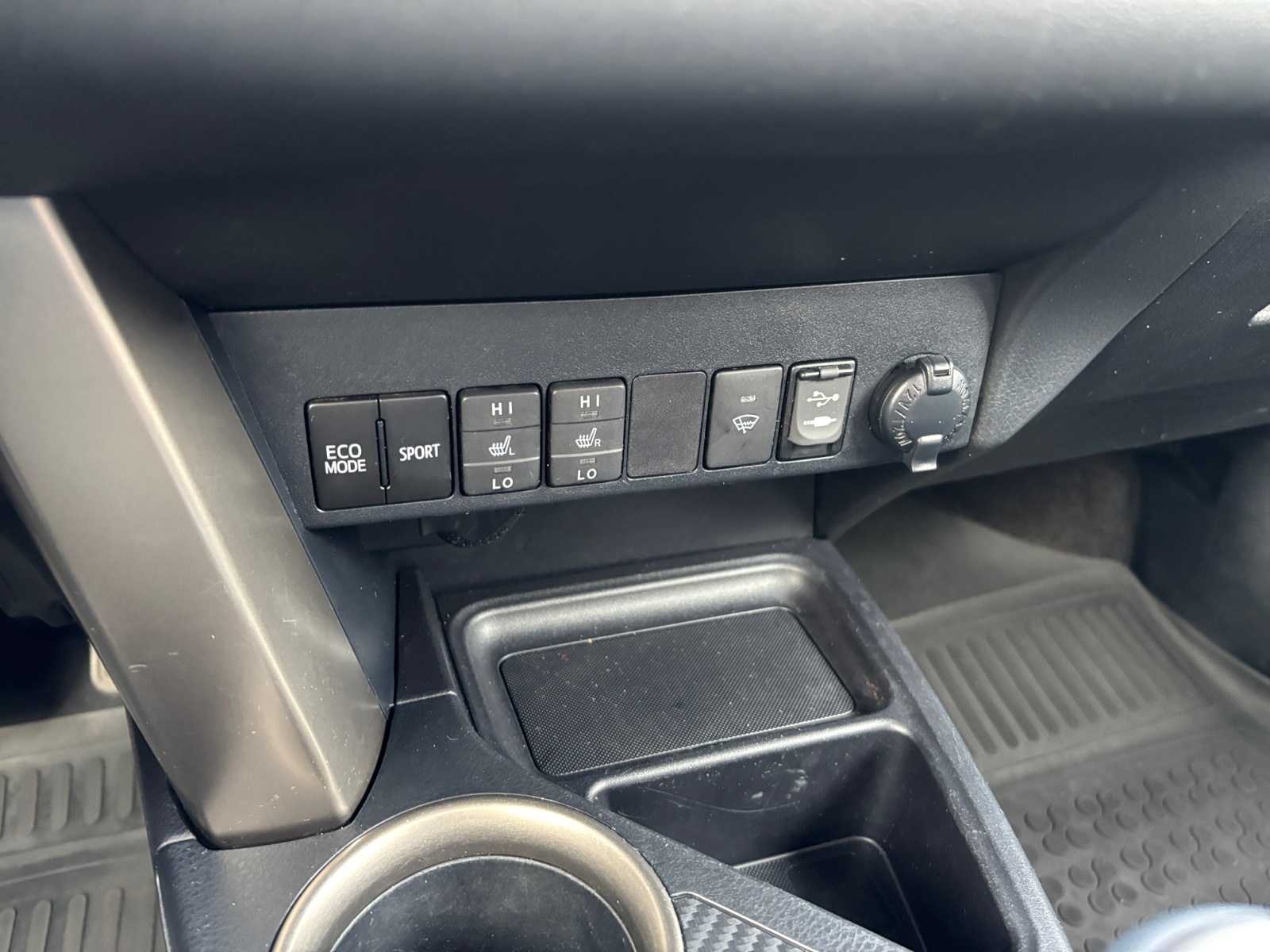 RAV4RESLDBDMBBJVV_24_feature-9