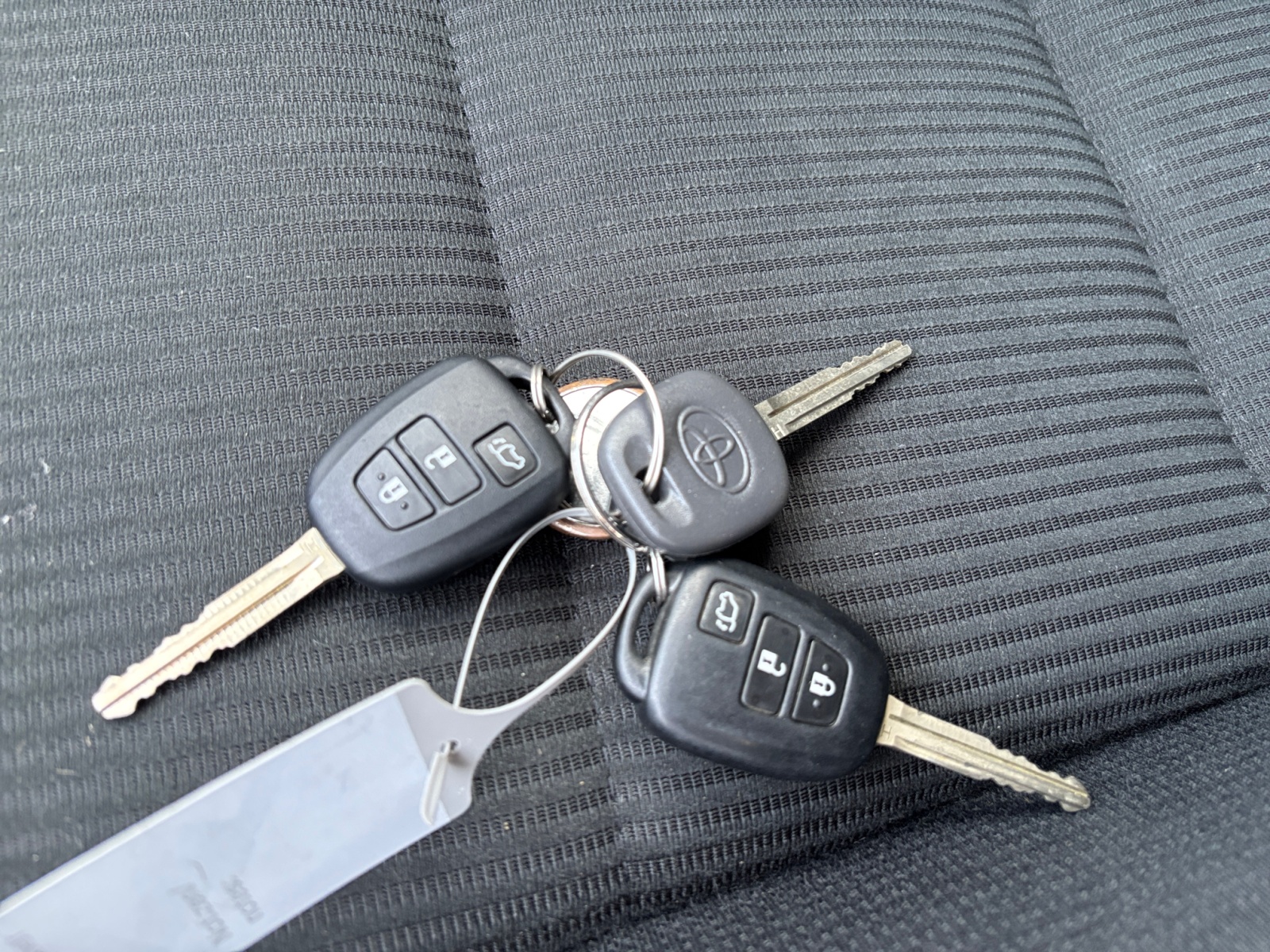 RAV4RESLDBDMBBJVV_36_feature-21