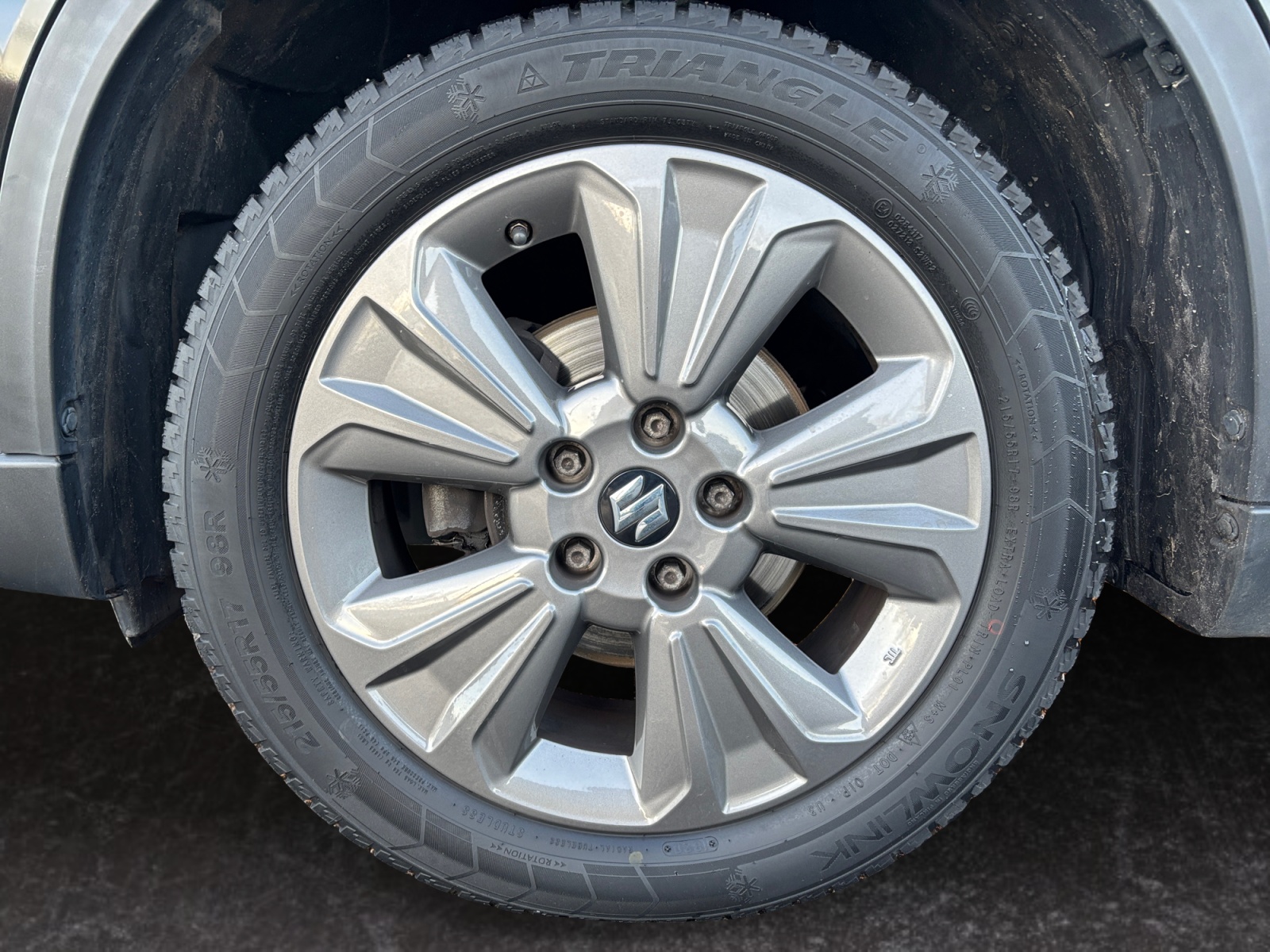 TSMLYDA1S00838428_13_rim-front-left