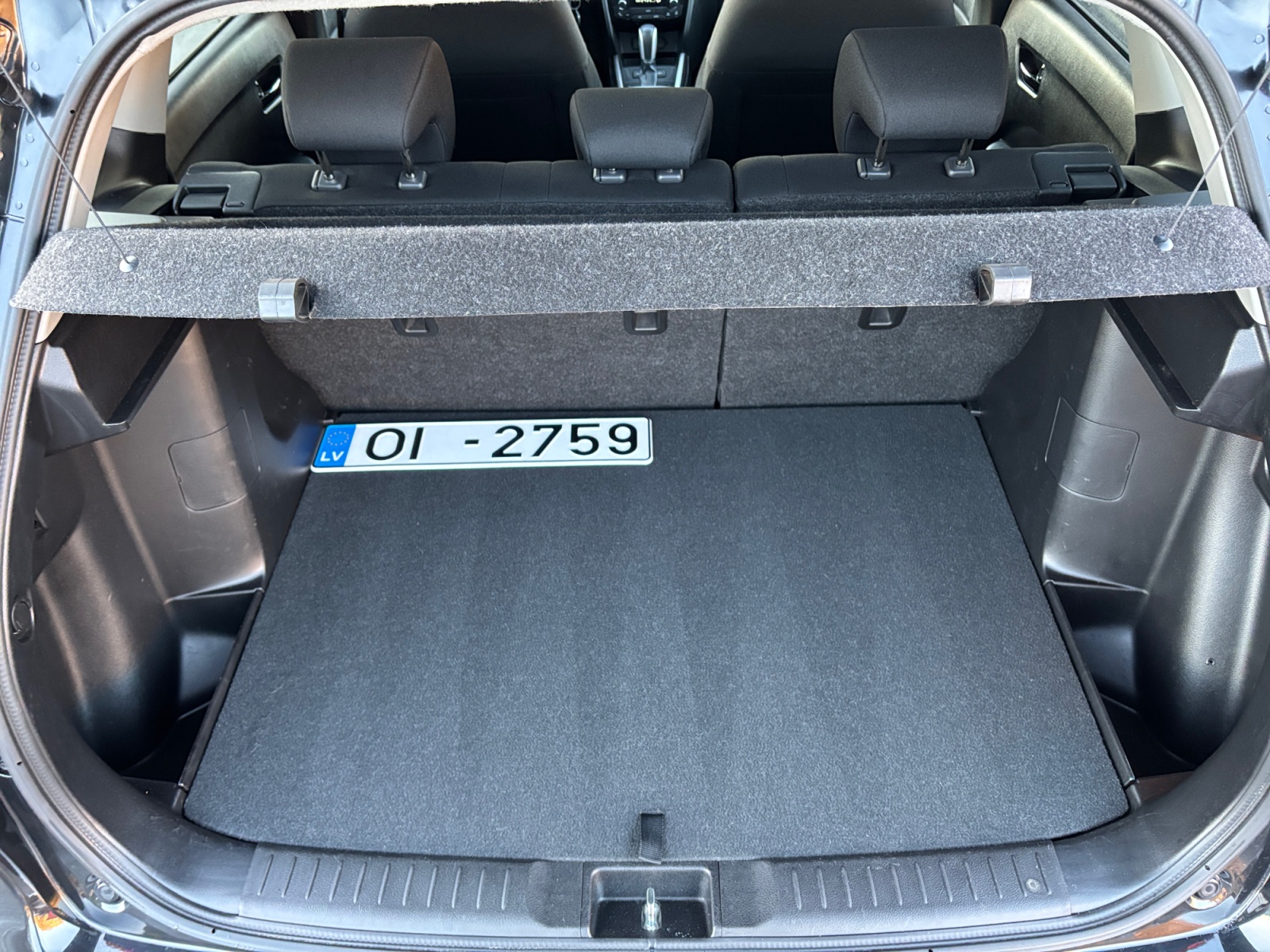 TSMLYDA1S00838428_23_feature-8