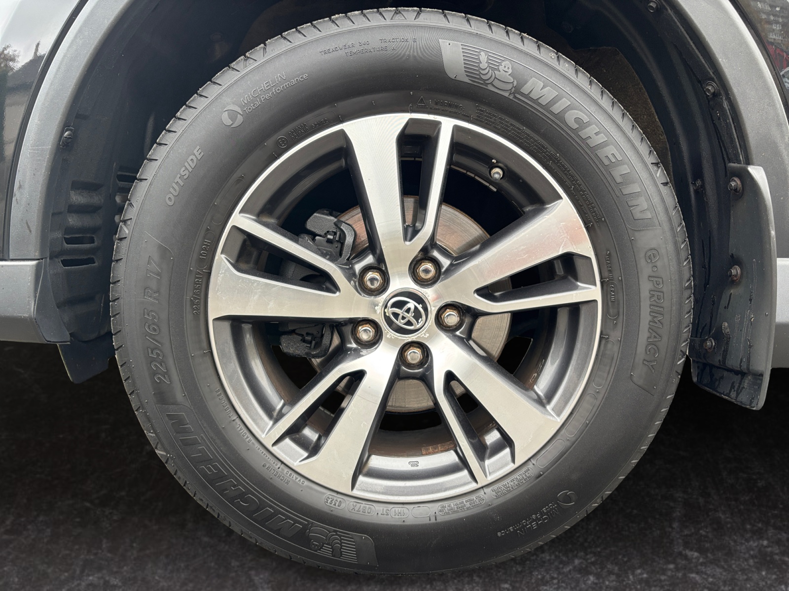 TYTARAV42016ATBLA_13_rim-front-left