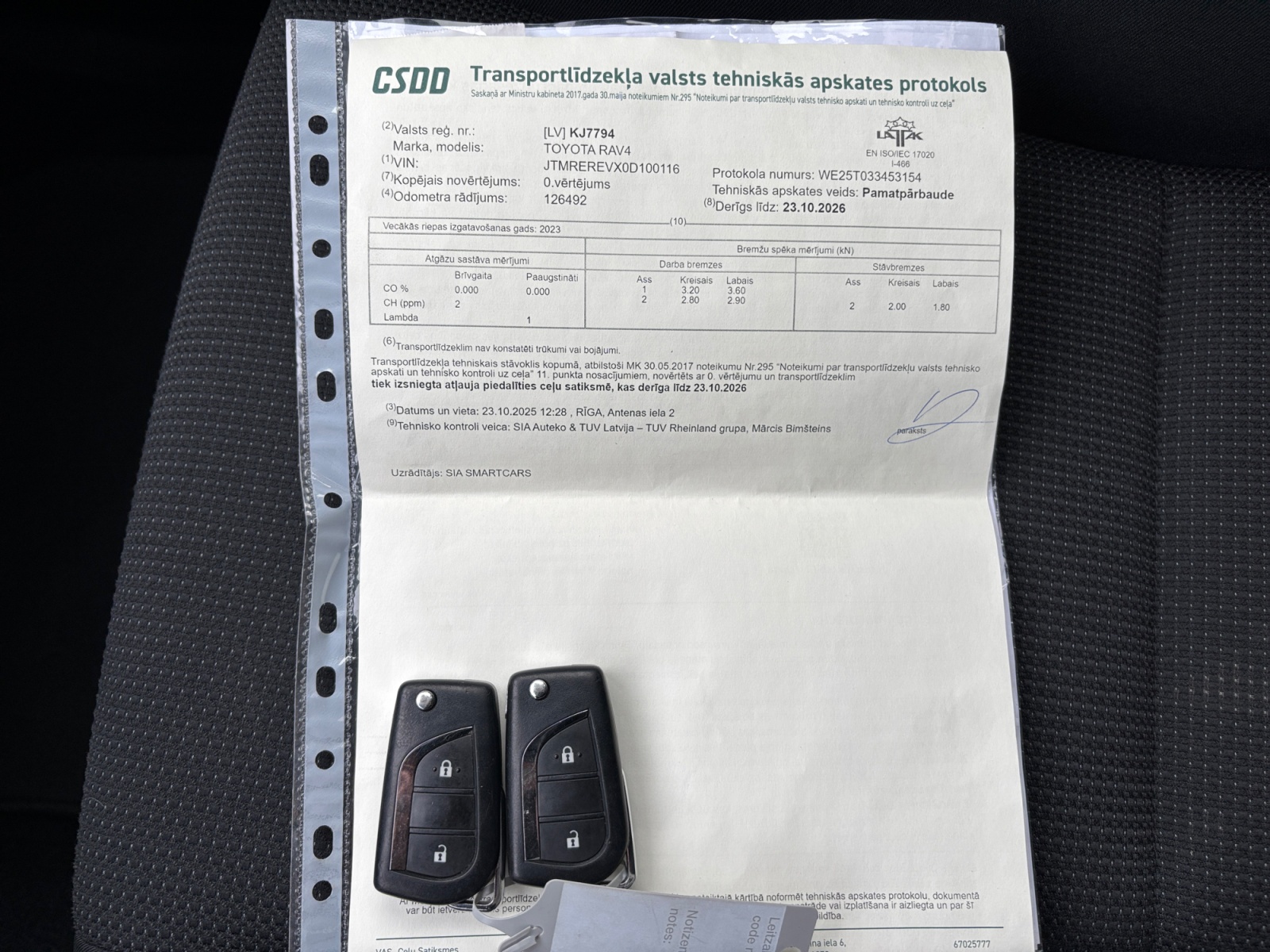 TYTARAV42016ATBLA_22_feature-7