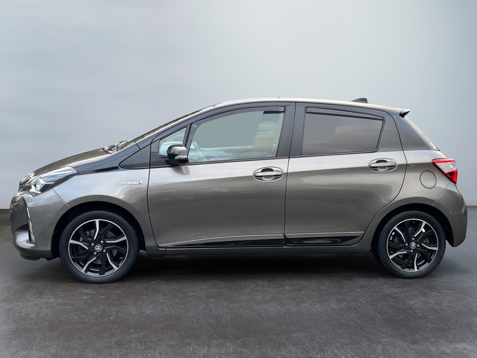 TYTAYARS2018BRWNH_01_side-left