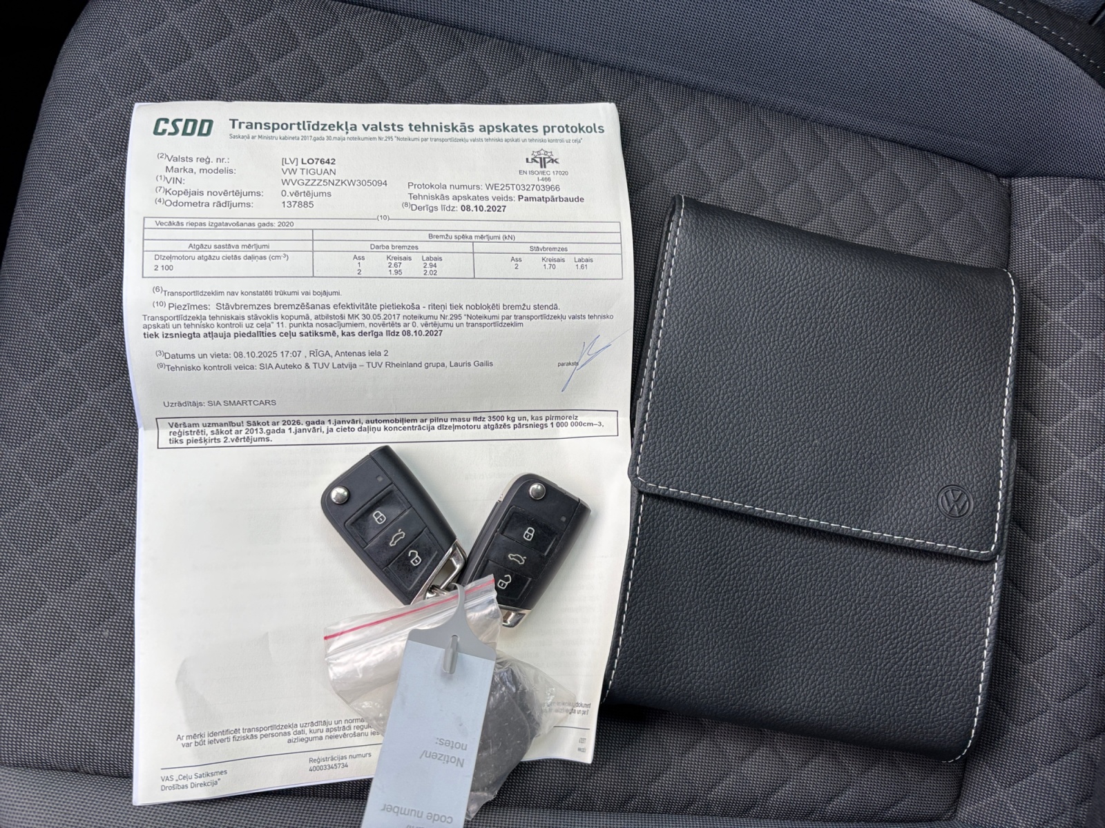 VYVUZLL01NZKVV3U5_25_feature-10