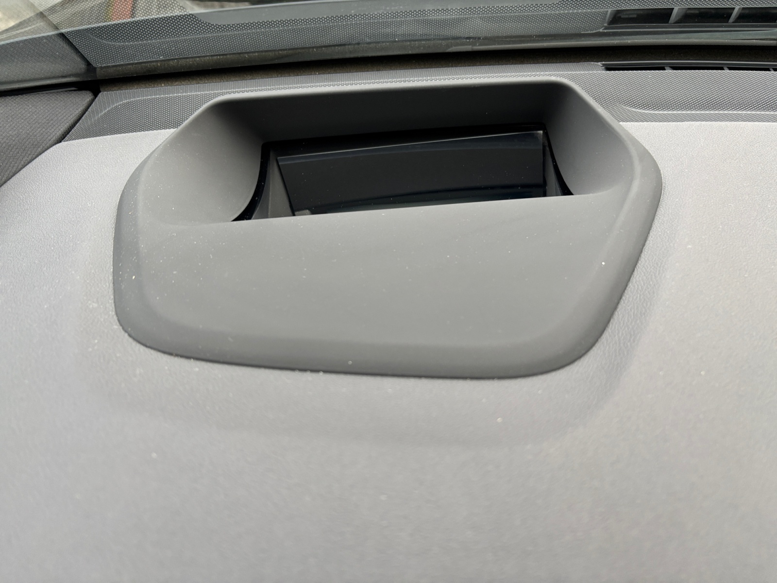 WBAJW81090BK59846_18_feature-3