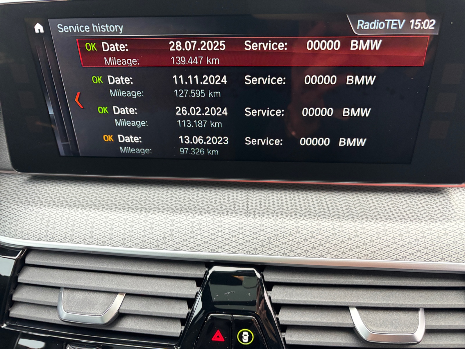 WBAJW81090BK59846_20_feature-5