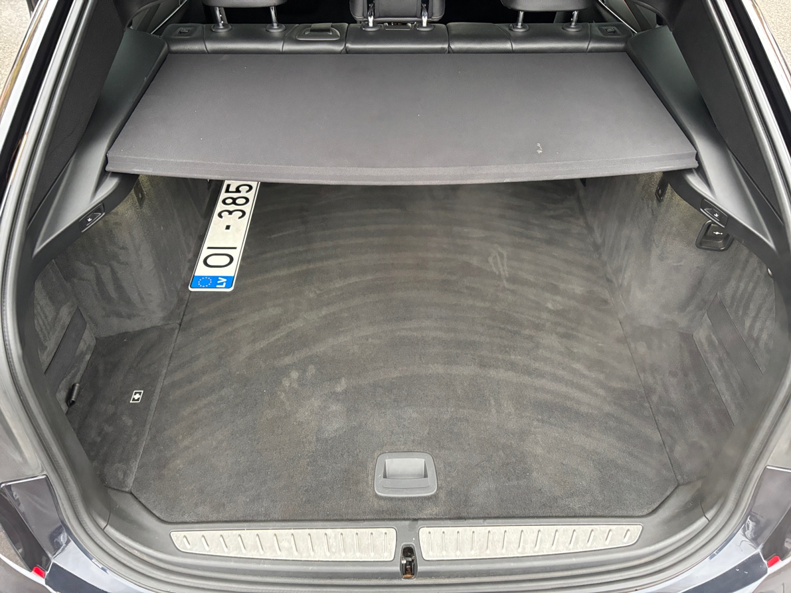 WBAJW81090BK59846_28_feature-13