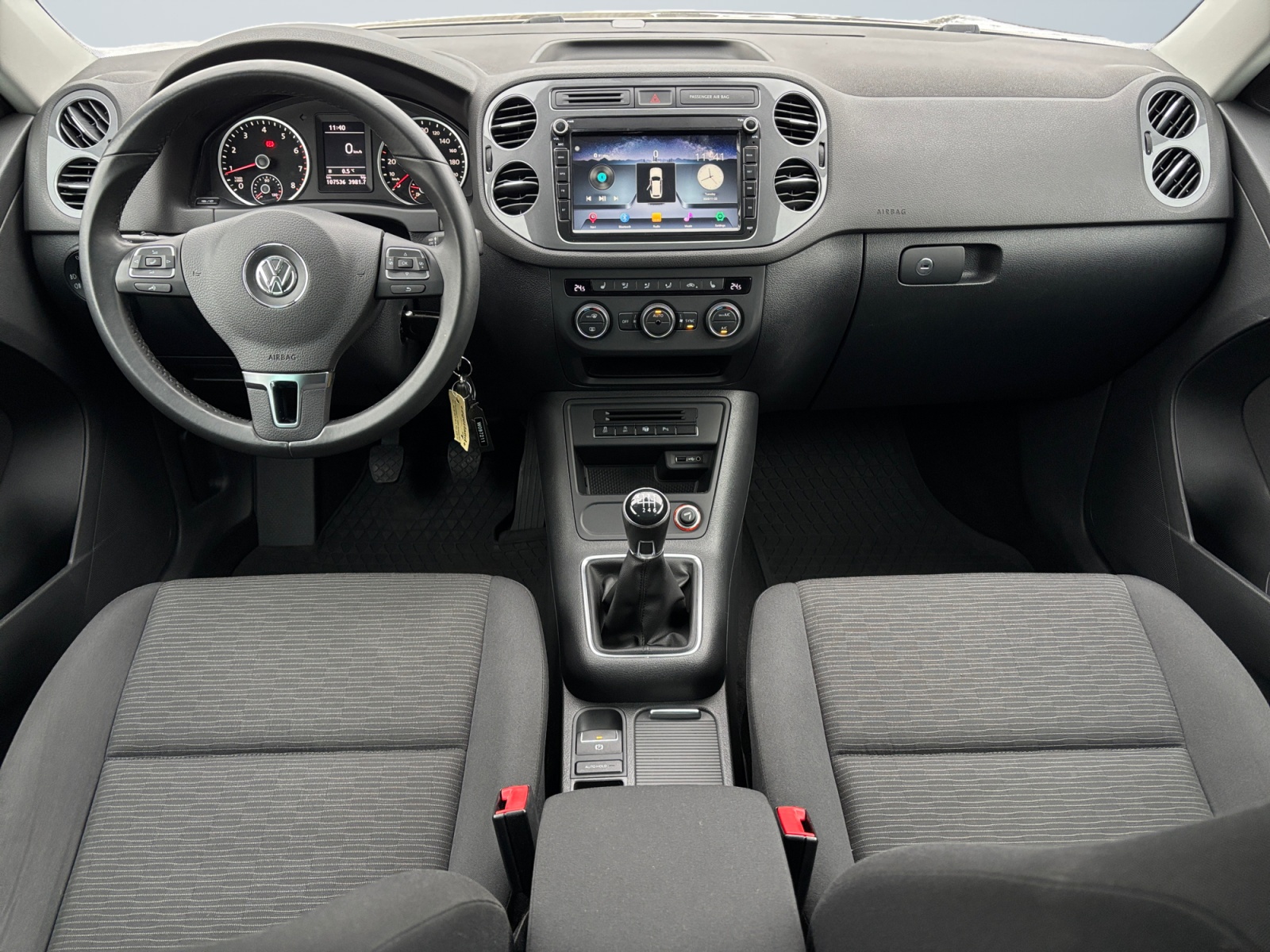 WVGZZZ5NZGW097211_09_front-panel-passenger-1