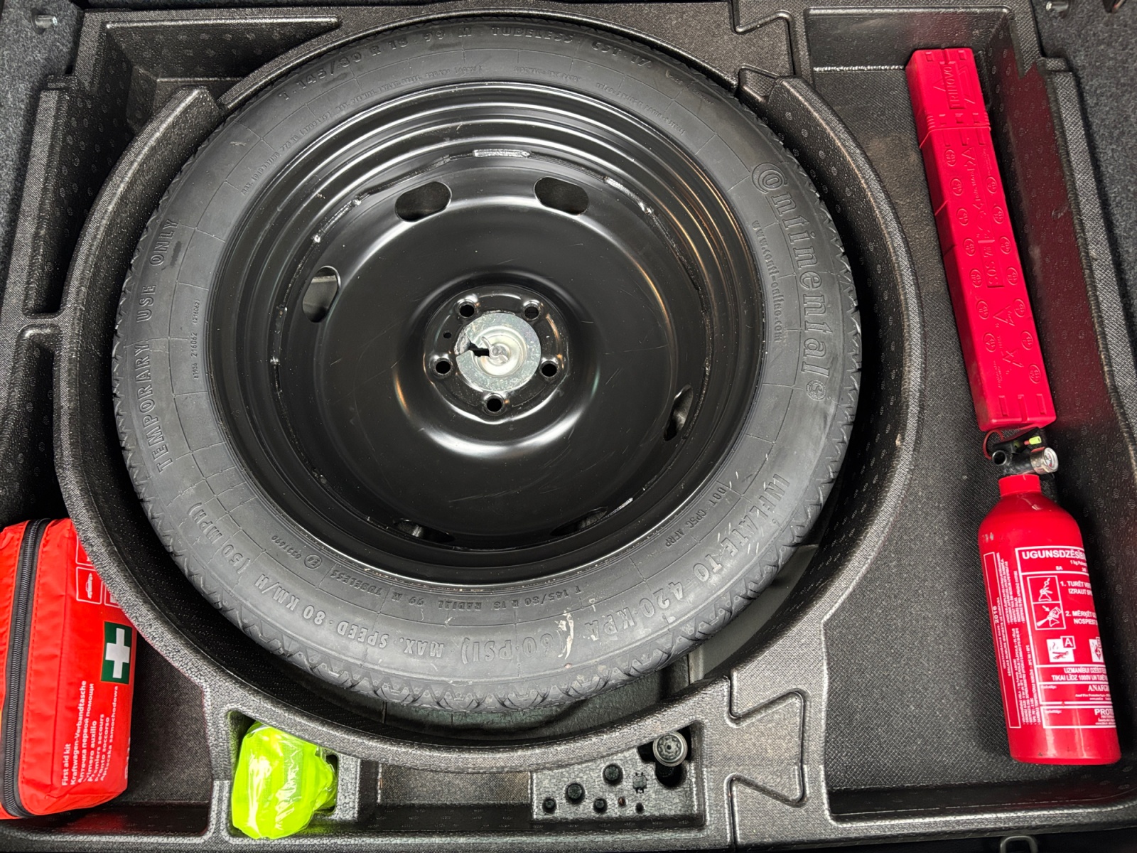 WVGZZZ5NZGW097211_21_feature-6