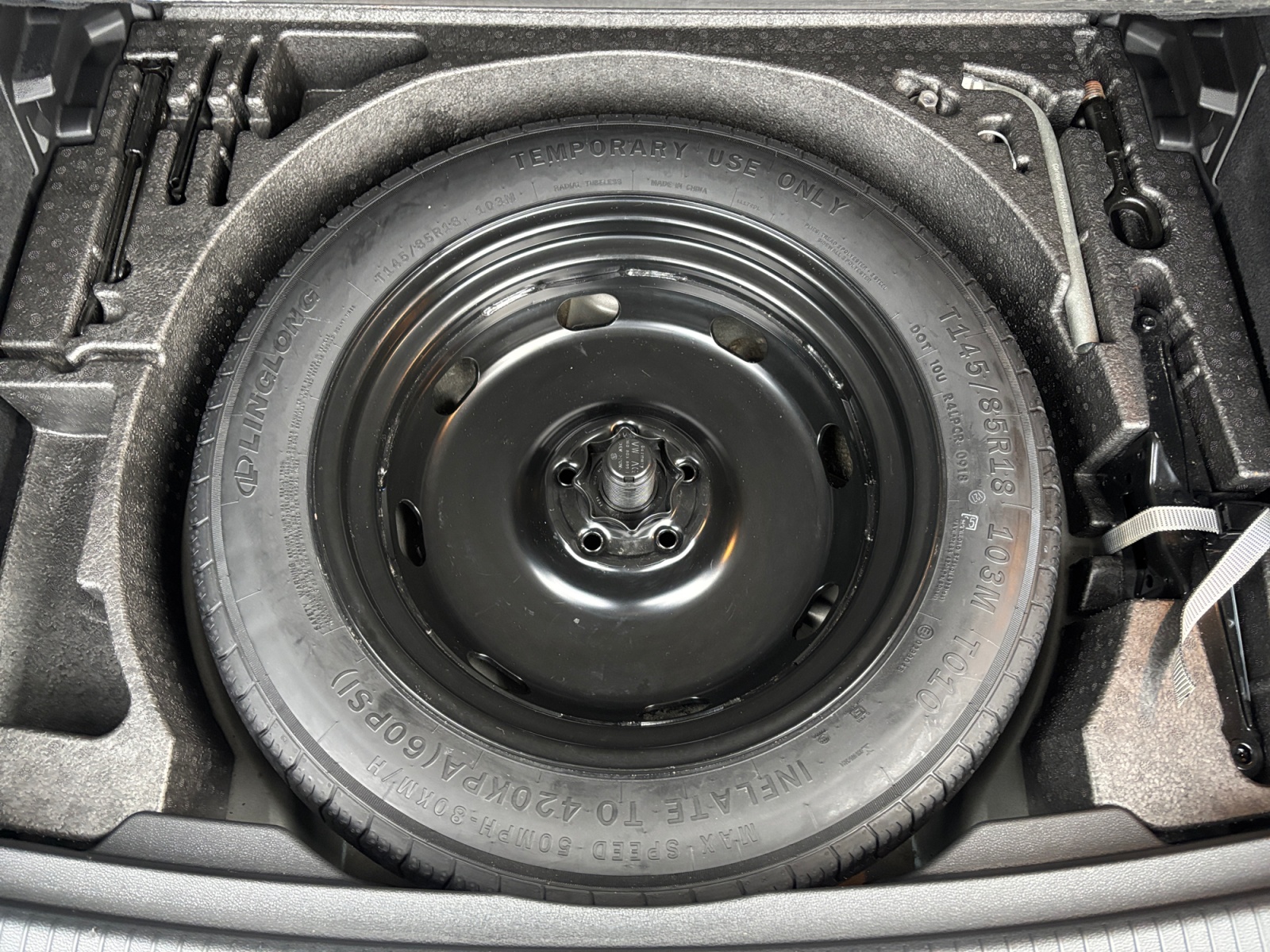 WVGZZZ5NZJW442355_21_feature-6