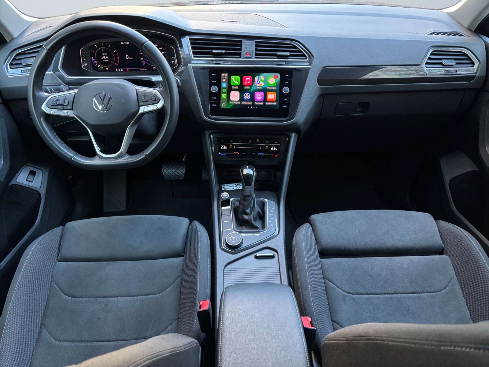 WVGZZZ5NZNW014872_09_front-panel-passenger