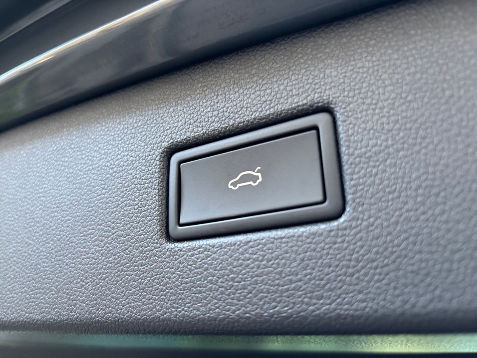 WVGZZZ5NZNW014872_23_feature-8