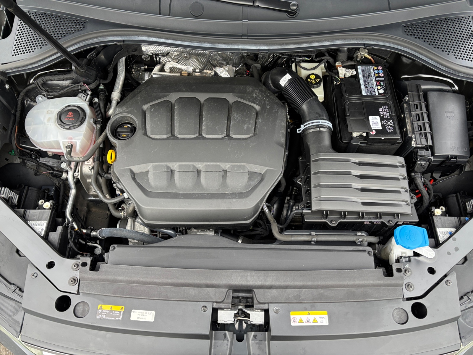 WVTGUAN2021GREY4M_30_feature-15