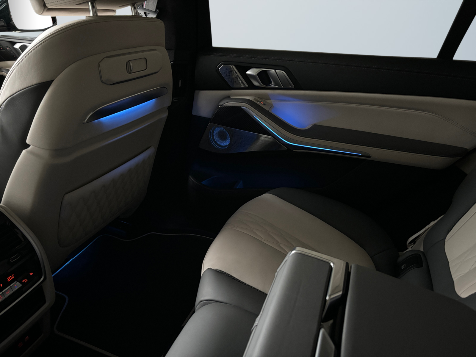 X7HDKDNDLDBDKSVSK_13_rear-row-driver