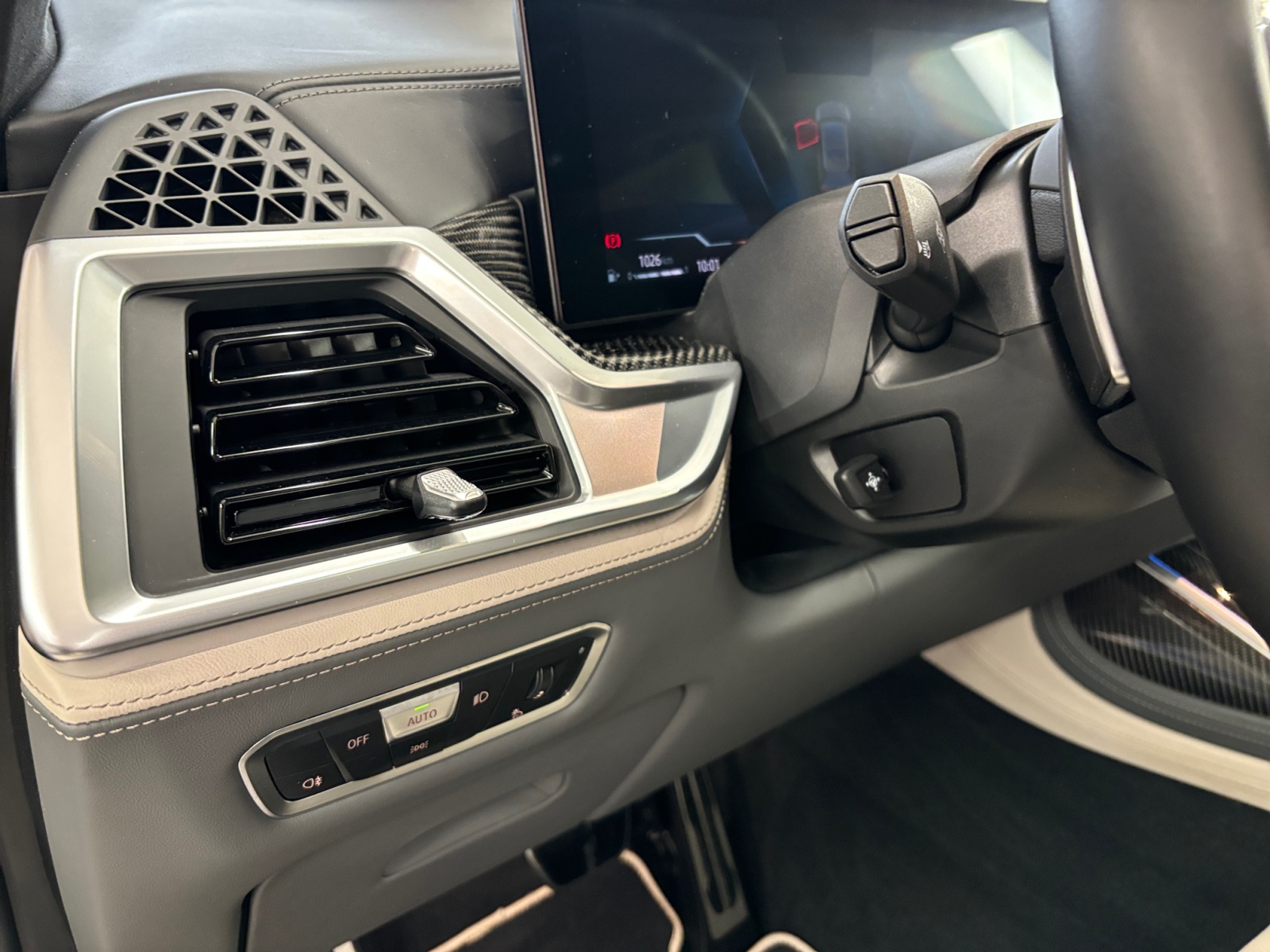 X7HDKDNDLDBDKSVSK_29_feature-13