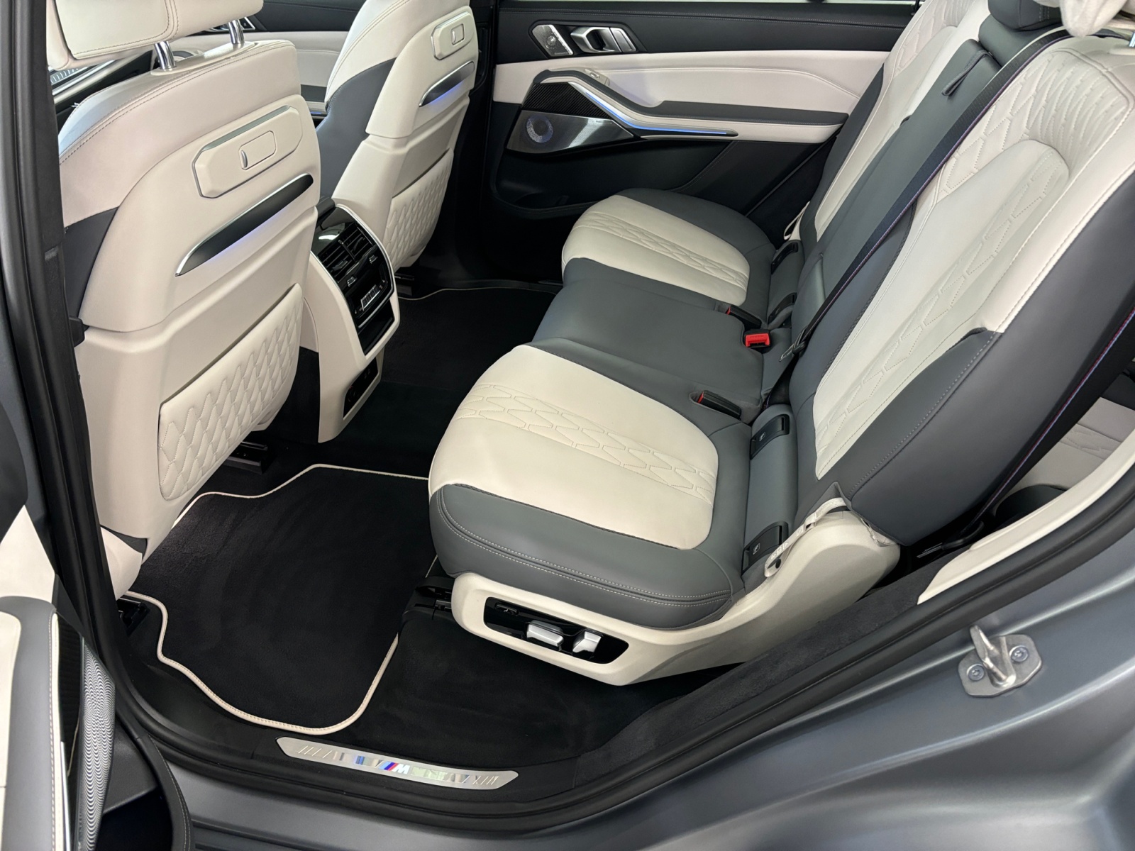 X7HDKDNDLDBDKSVSK_31_feature-15