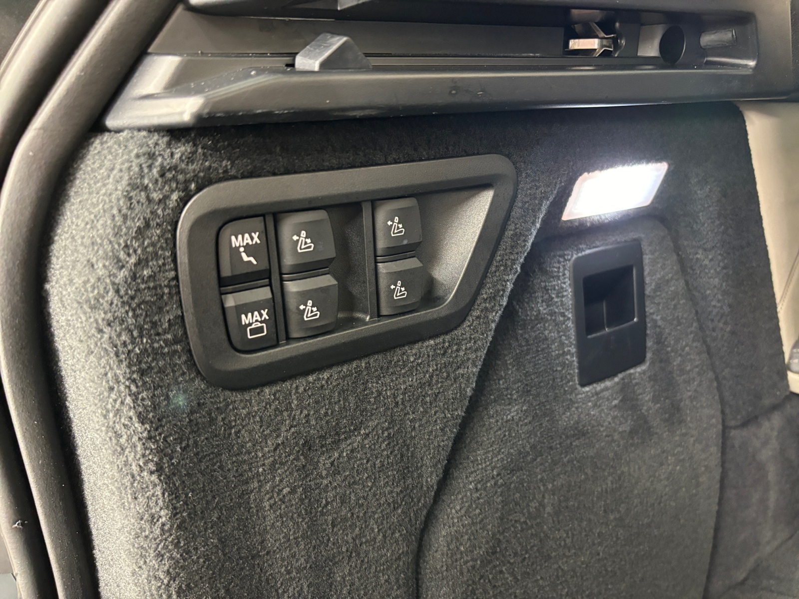 X7HDKDNDLDBDKSVSK_33_feature-17