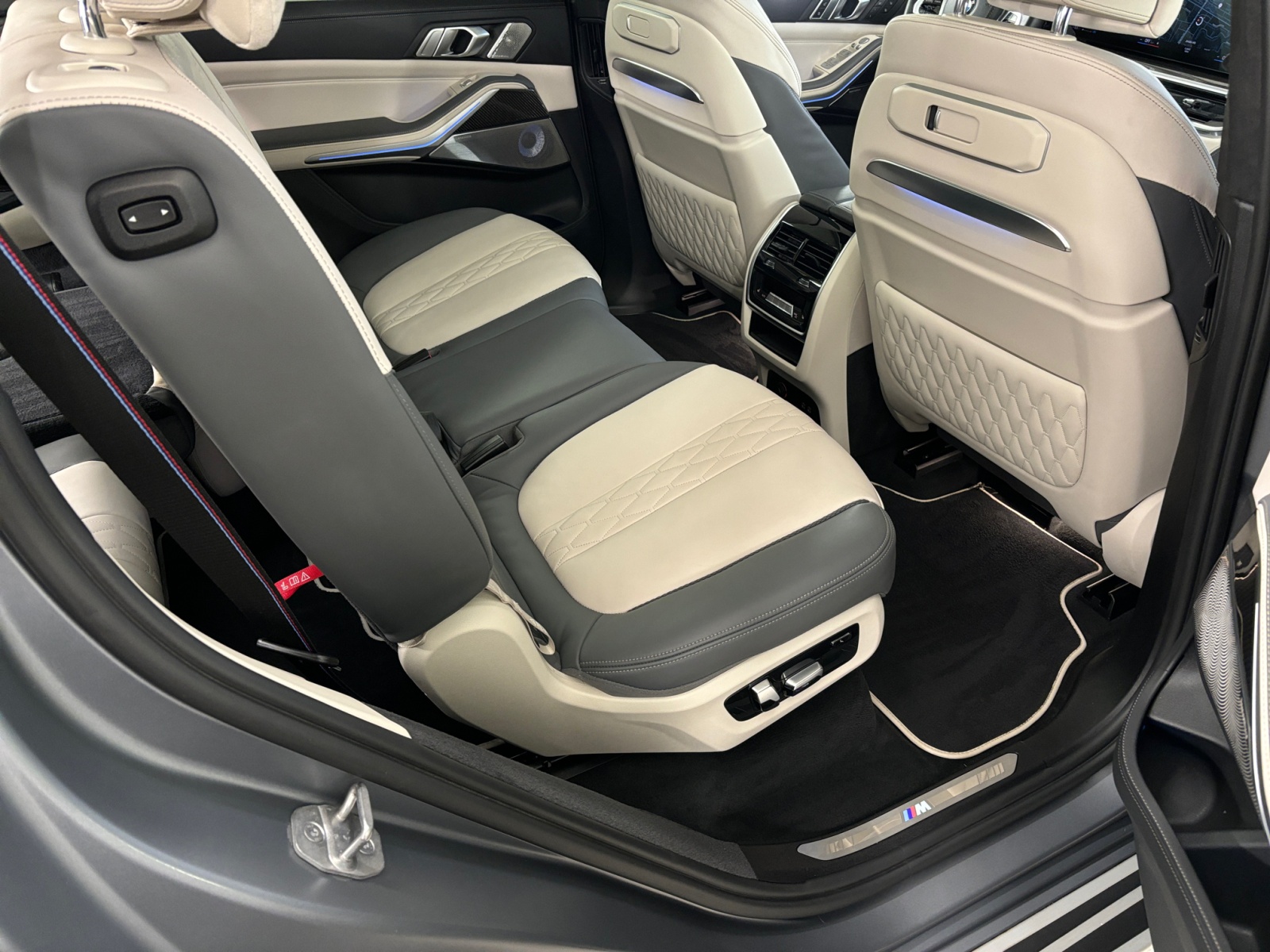 X7HDKDNDLDBDKSVSK_34_feature-18