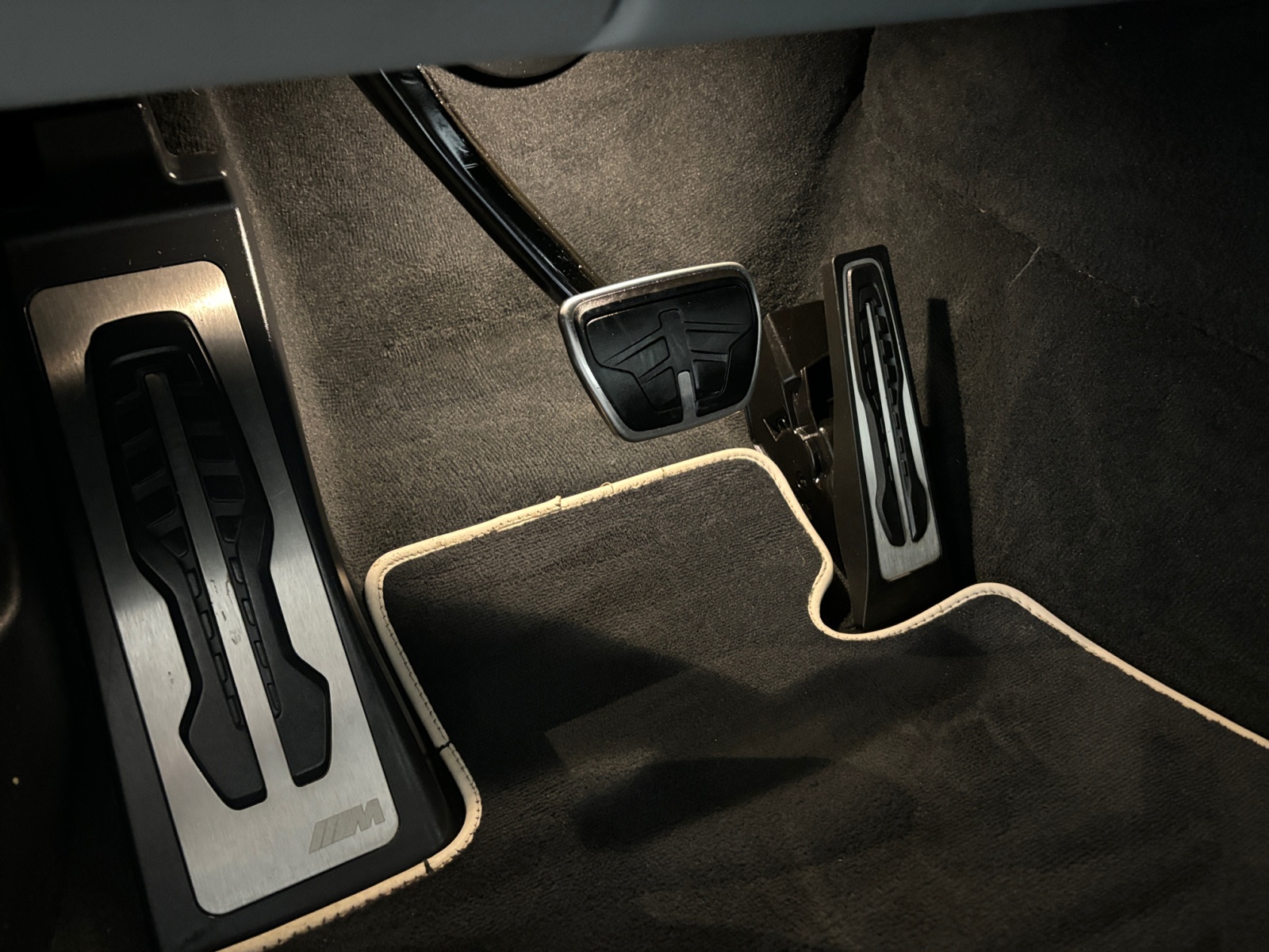 X7HDKDNDLDBDKSVSK_50_feature-34