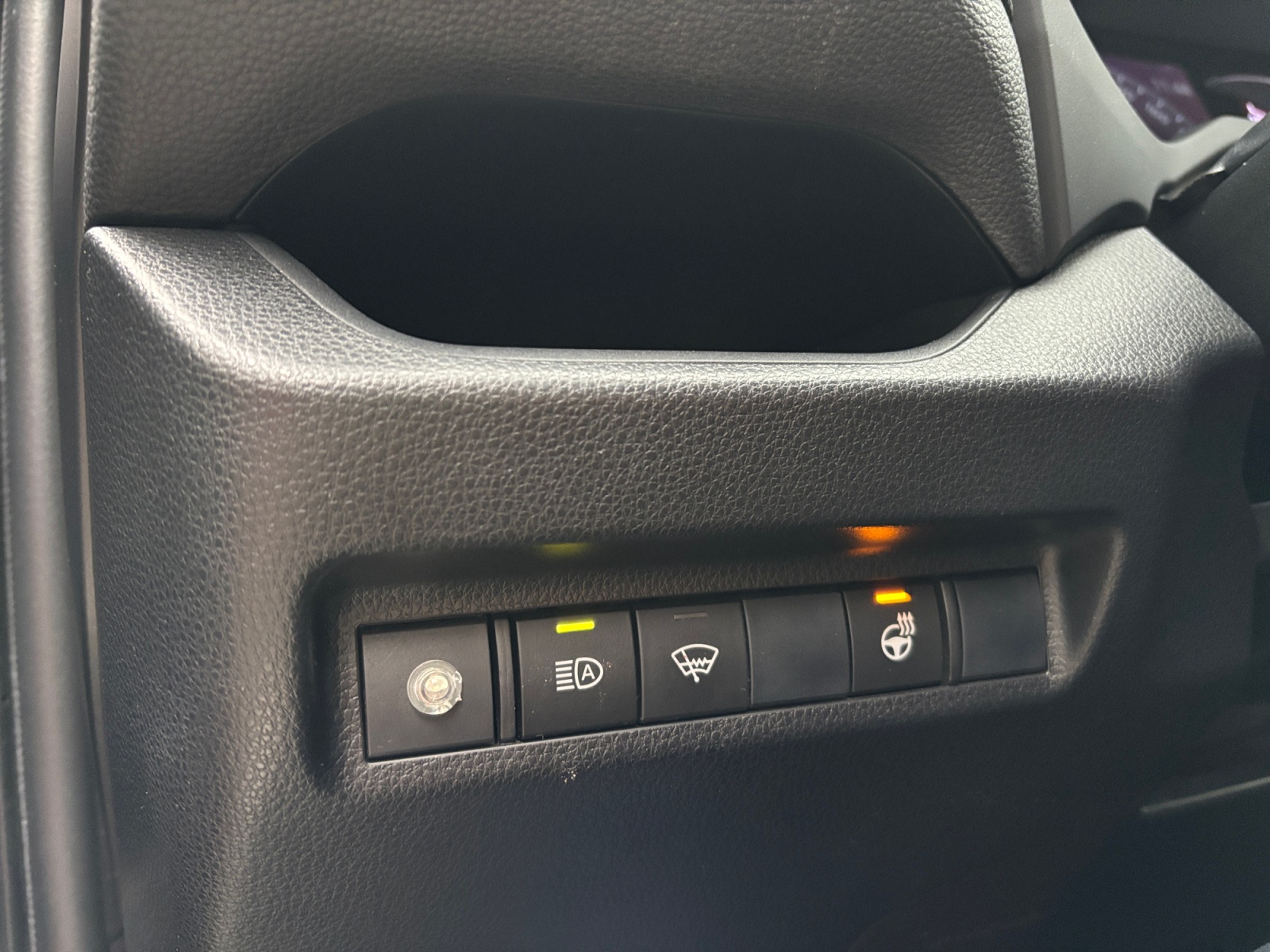 KSHDBDBDBJGFKGFFG_23_feature-8