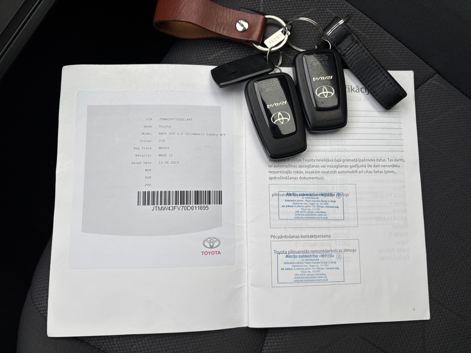 KSHDBDBDBJGFKGFFG_24_feature-9