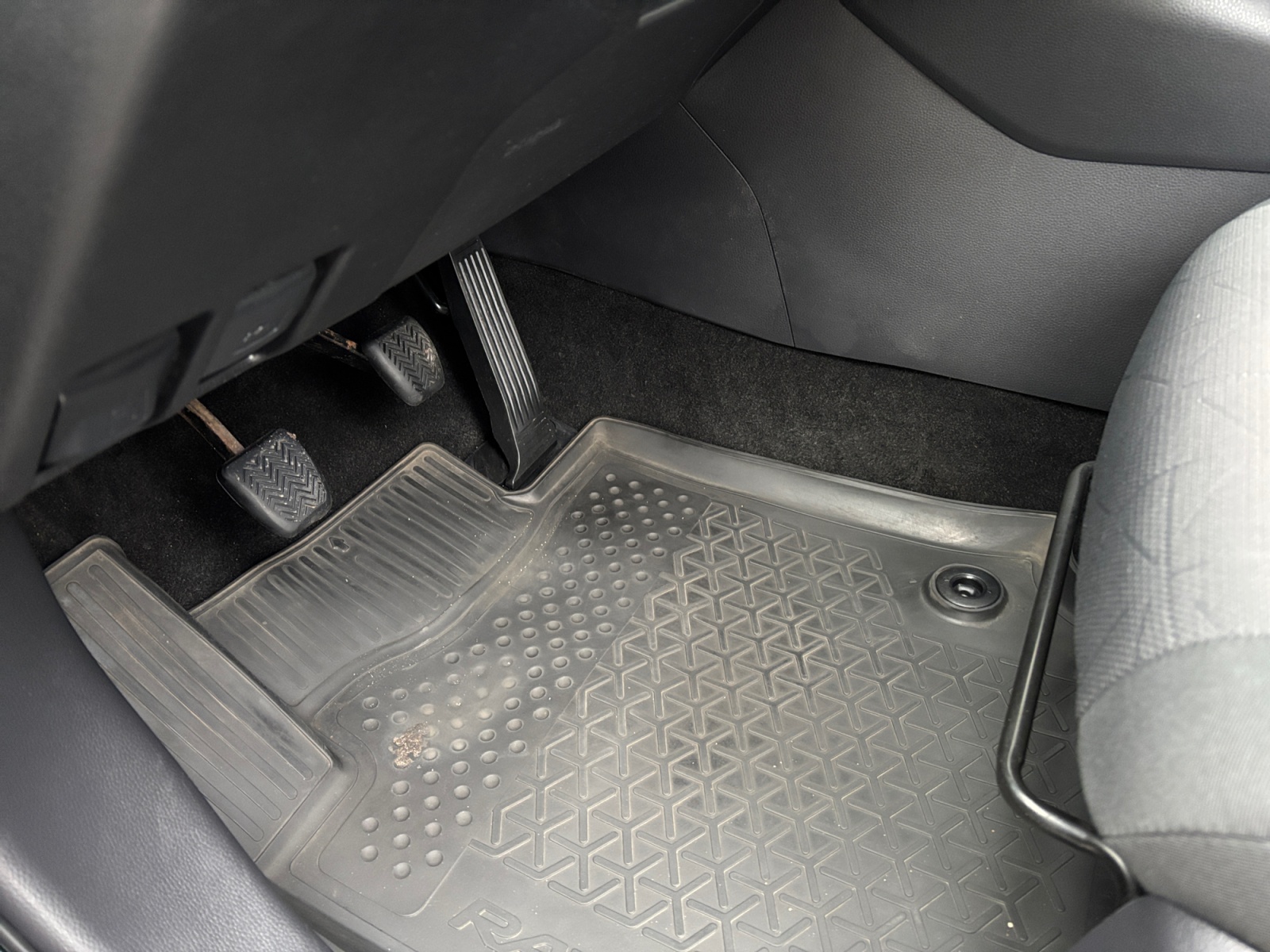 KSHDBDBDBJGFKGFFG_29_feature-14