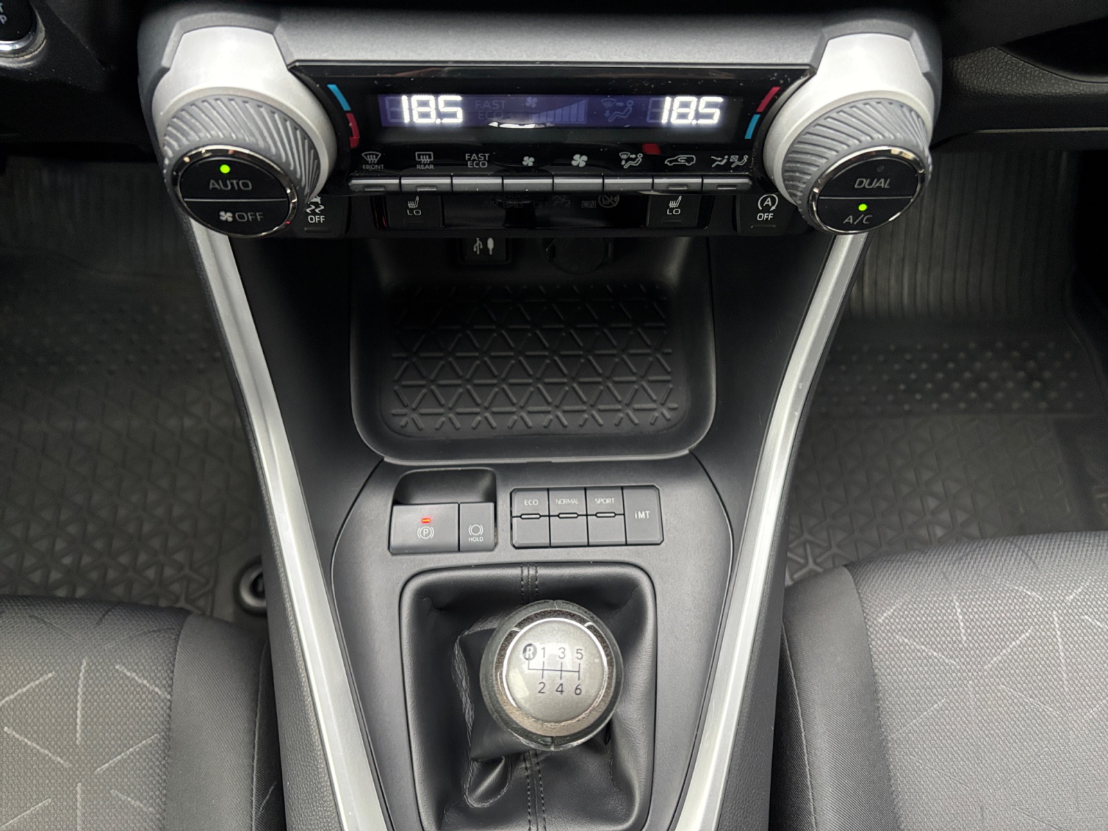 KSHDBDBDBJGFKGFFG_32_feature-17